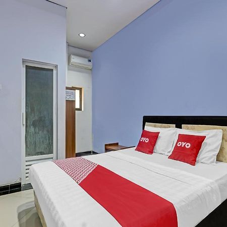 Oyo 90553 Arteri Guest House Семаранг Екстериор снимка