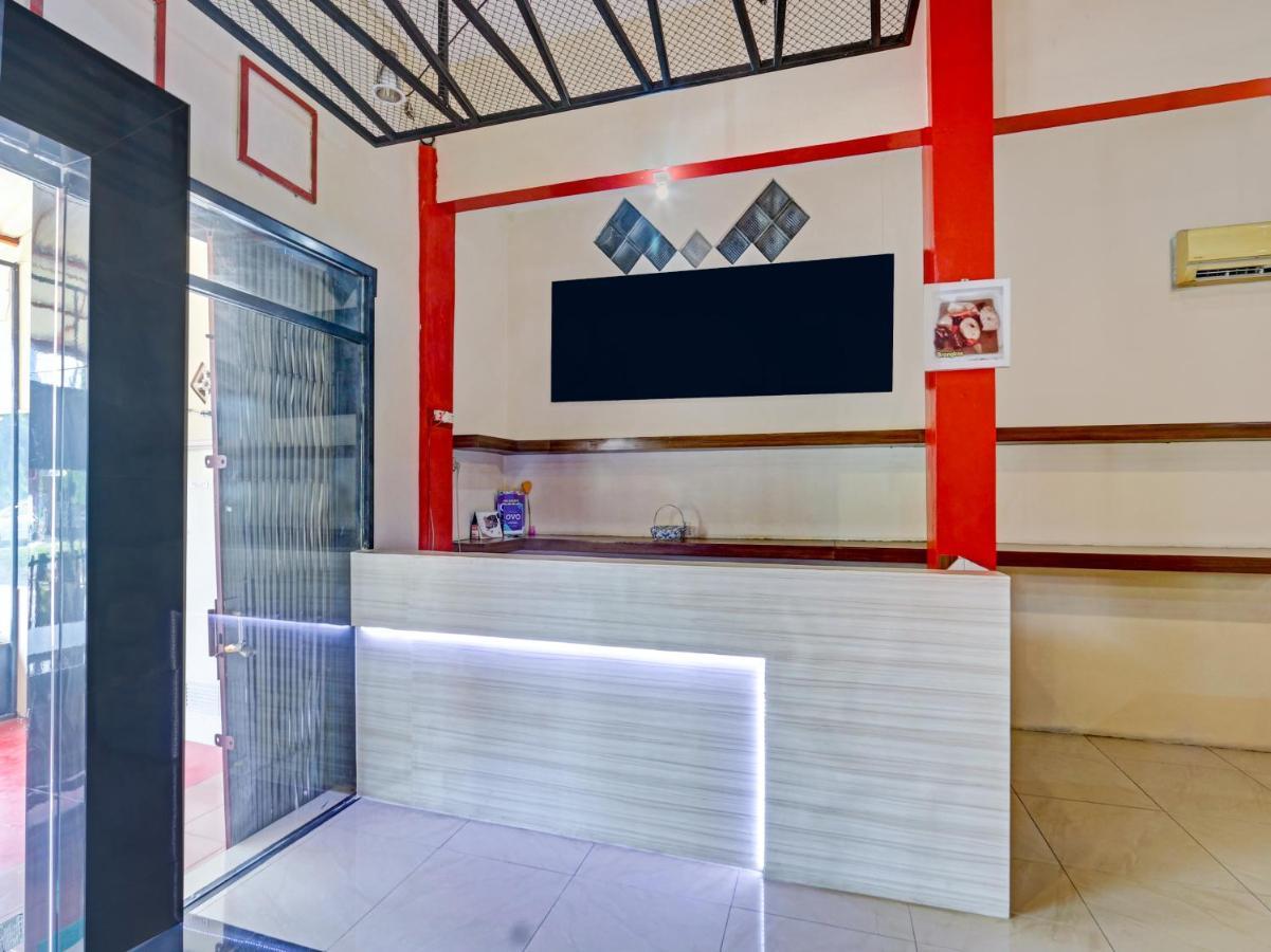 Oyo 90553 Arteri Guest House Семаранг Екстериор снимка