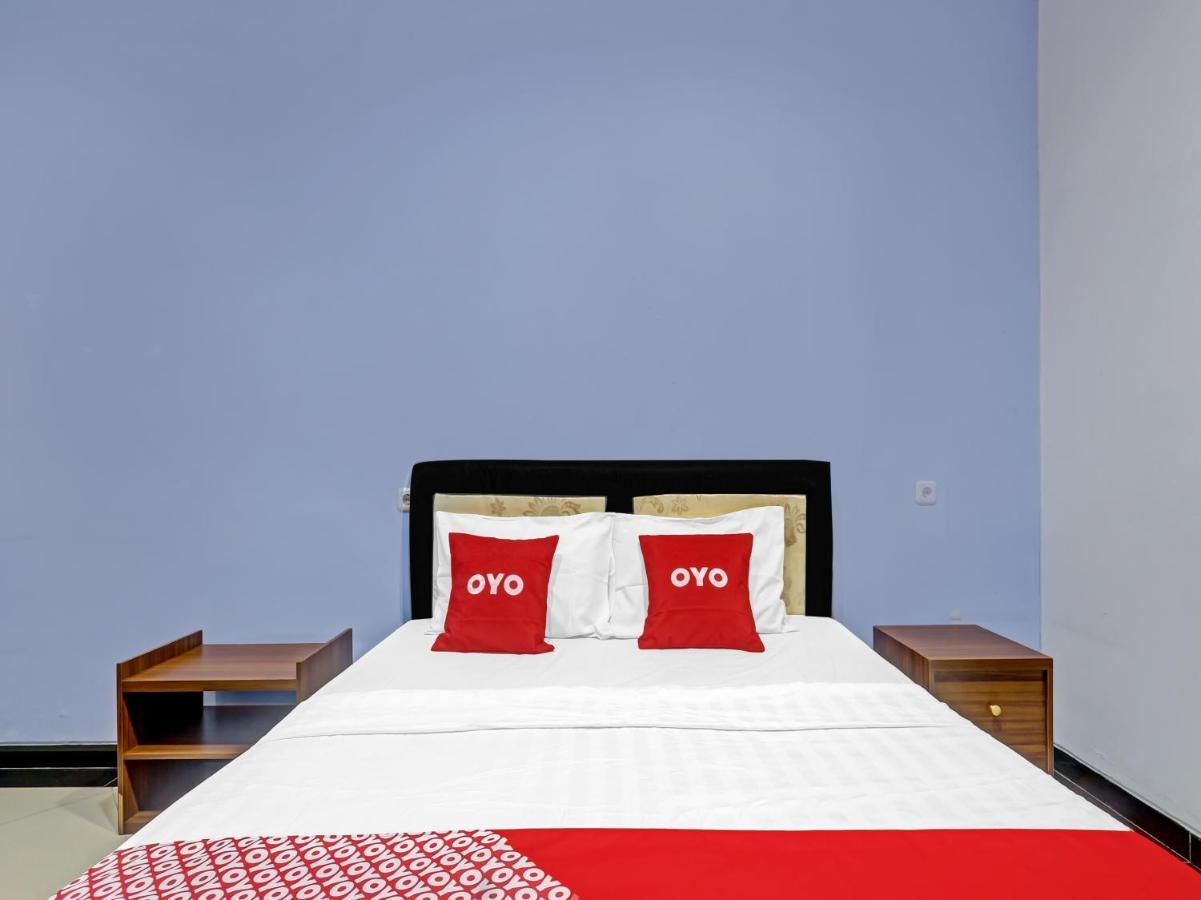 Oyo 90553 Arteri Guest House Семаранг Екстериор снимка