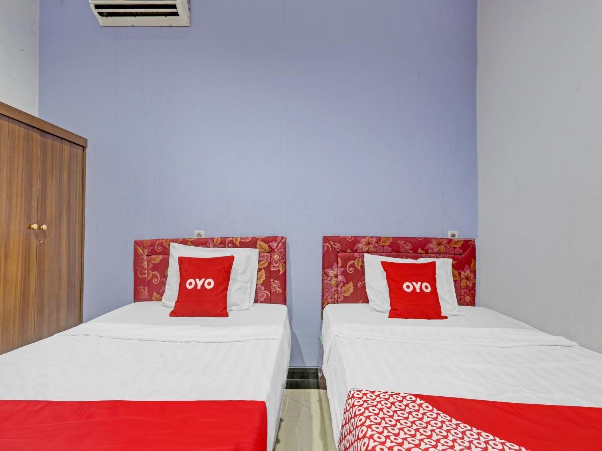 Oyo 90553 Arteri Guest House Семаранг Екстериор снимка