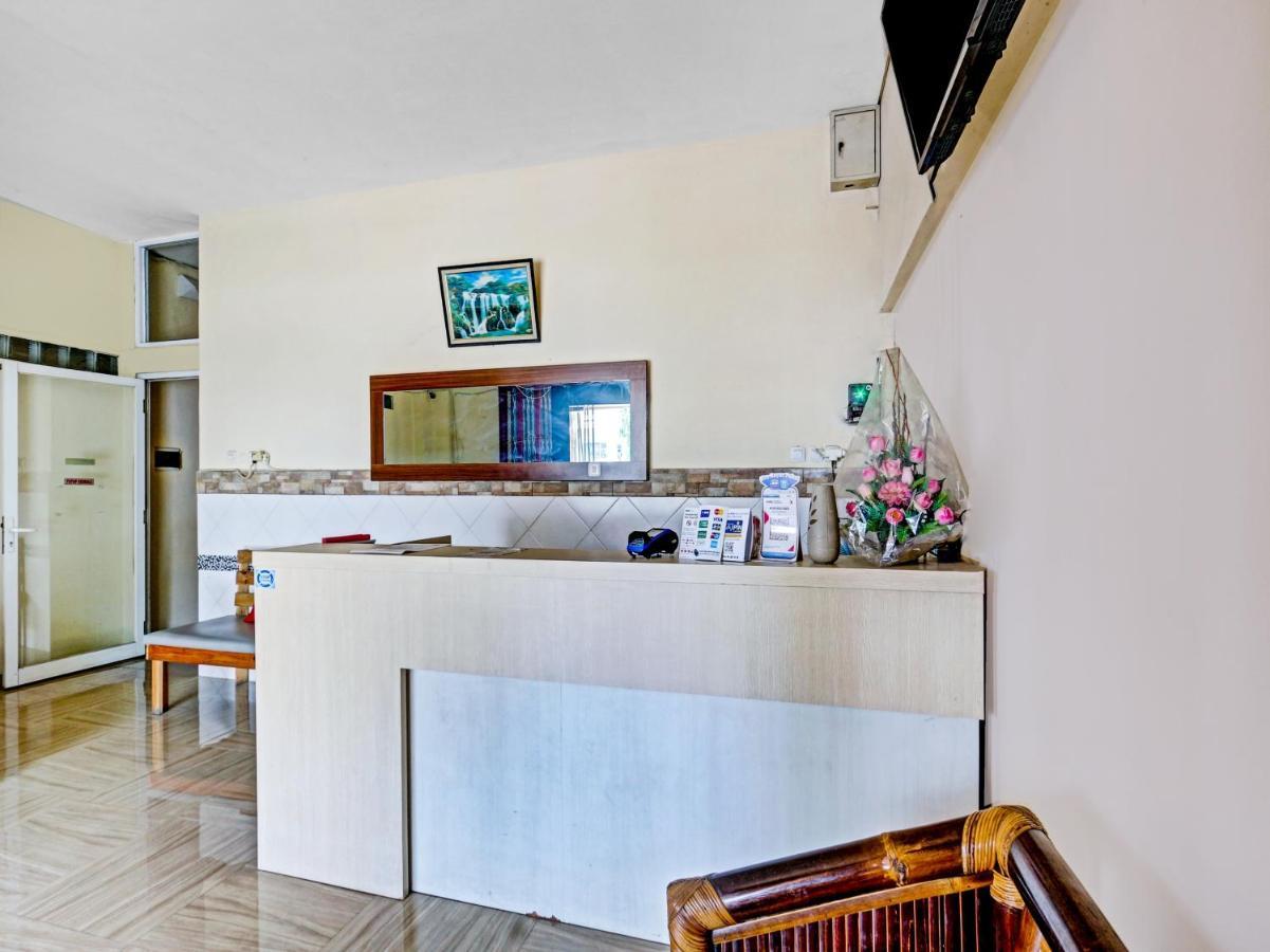 Oyo 90553 Arteri Guest House Семаранг Екстериор снимка